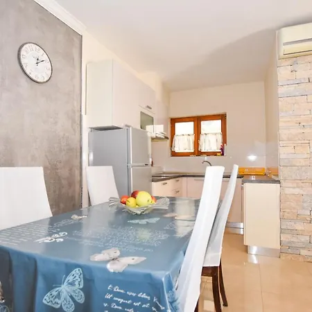 Yelkouan Apartament